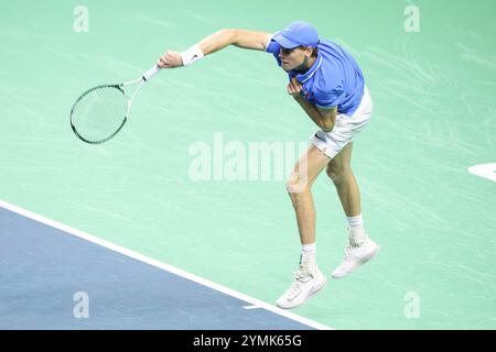 Malaga, Espagne. 21 novembre 2024. Jannik Sinner dell'Italia durante i quarti di finale di Coppa Davis 2024 tra Italia e Argentina al Palacio de Deportes Jose Maria Martin Carpena il 21 novembre 2024 a Malaga, Spagna - foto Jean Catuffe/DPPI Credit: DPPI Media/Alamy Live News Foto Stock