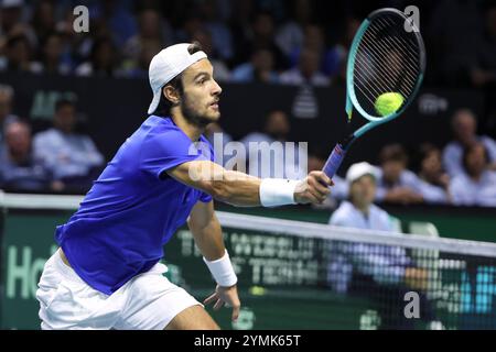 Malaga, Espagne. 21 novembre 2024. Lorenzo Musetti dell'Italia durante i quarti di finale di Coppa Davis 2024 tra Italia e Argentina al Palacio de Deportes Jose Maria Martin Carpena il 21 novembre 2024 a Malaga, Spagna - Photo Jean Catuffe/DPPI Credit: DPPI Media/Alamy Live News Foto Stock