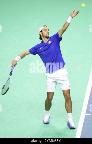 Malaga, Espagne. 21 novembre 2024. Lorenzo Musetti dell'Italia durante i quarti di finale di Coppa Davis 2024 tra Italia e Argentina al Palacio de Deportes Jose Maria Martin Carpena il 21 novembre 2024 a Malaga, Spagna - Photo Jean Catuffe/DPPI Credit: DPPI Media/Alamy Live News Foto Stock