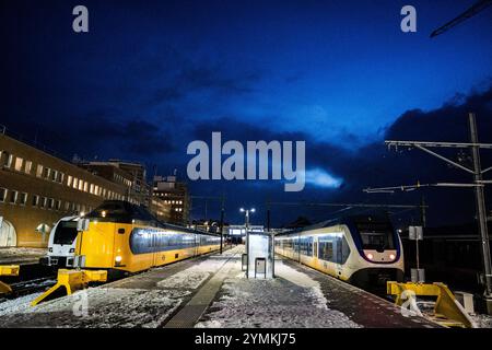 GRONINGA - stazione di Groninga durante uno sciopero dei dipendenti ProRail. Lo sciopero alle stazioni di controllo del traffico ha temporaneamente interrotto il percorso tra Zwolle, Groningen e Arnhem. Il motivo dell'azione è la stagnazione dei colloqui di contrattazione collettiva ANP SIESE VEENSTRA netherlands Out - belgio Out Foto Stock