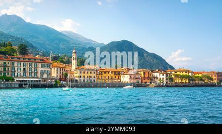 Menaggio, città sul Lago di Como. Tradizionale villaggio lacustre italiano. Regione Lombardia, Italia, Europa. Foto Stock