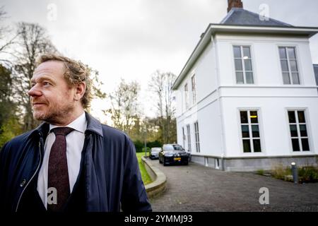 L'AIA - David van Weel, ministro della giustizia e della sicurezza, arriva al Catshuis per il consiglio dei ministri. Il Gabinetto si riunisce settimanalmente al Catshuis, la residenza ufficiale del primo Ministro. ANP ROBIN UTRECHT netherlands Out - belgio Out Foto Stock