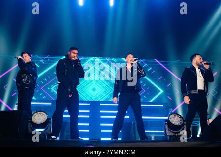 Napoli, Napoli, Italia. 21 novembre 2024. Duncan James, Simon Webbe, Lee Ryan e Antony Costa of Blue si esibiscono dal vivo a Palapartenope il 21 novembre 2024 a Napoli. (Credit Image: © Francesco Luciano/ZUMA Press Wire) SOLO PER USO EDITORIALE! Non per USO commerciale! Foto Stock