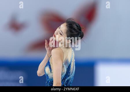 Chongqing. 22 novembre 2024. Chen Hongyi della Cina si esibisce durante il programma corto femminile all'ISU Grand Prix of Figure Skating Cup of China, nel comune di Chongqing del sud-ovest della Cina, 22 novembre 2024. Crediti: Huang Wei/Xinhua/Alamy Live News Foto Stock