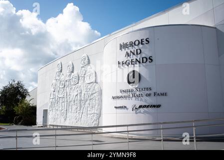 Vista esterna della Hall of Fame degli astronauti degli Stati Uniti di Heroes and Legends presso il Kennedy Space Center, Florida, USA Foto Stock