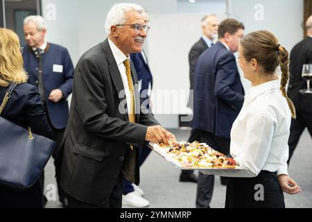 Monaco, Germania. 22 novembre 2024. Antipasti al Bavarian Banking Day 2024 il 22 novembre 2024 nella HVB Tower di Monaco, Germania. (Foto di Alexander Pohl/Sipa USA) credito: SIPA USA/Alamy Live News Foto Stock