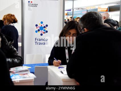 Parigi, Francia. 21 novembre 2024. Illustrazione France Travail, Forum per l'occupazione in Place de la Concorde a Parigi. Francia il 21 novembre 2024. Foto di Alain Apaydin/ABACAPRESS. COM credito: Abaca Press/Alamy Live News Foto Stock