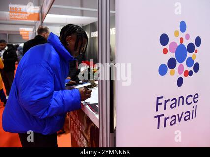Parigi, Francia. 21 novembre 2024. Illustrazione France Travail, Forum per l'occupazione in Place de la Concorde a Parigi. Francia il 21 novembre 2024. Foto di Alain Apaydin/ABACAPRESS. COM credito: Abaca Press/Alamy Live News Foto Stock