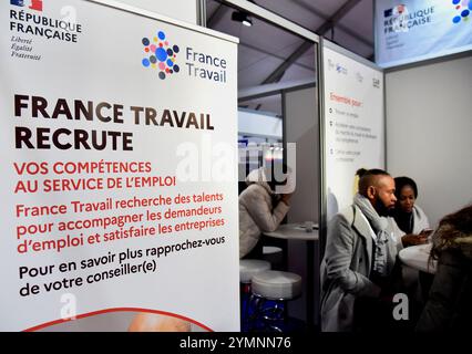 Parigi, Francia. 21 novembre 2024. Illustrazione France Travail, Forum per l'occupazione in Place de la Concorde a Parigi. Francia il 21 novembre 2024. Foto di Alain Apaydin/ABACAPRESS. COM credito: Abaca Press/Alamy Live News Foto Stock