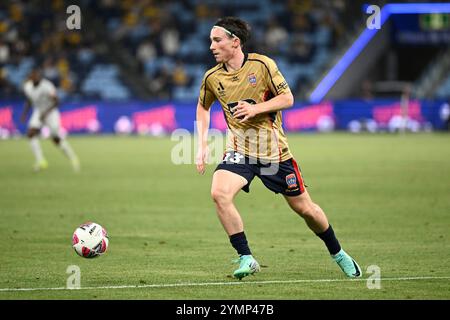 22 novembre 2024; Allianz Stadium, Sydney, NSW, Australia: A-League Football, Newcastle Jets contro Central Coast Mariners; Clayton Taylor dei Newcastle Jets con il pallone Foto Stock