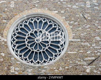 Trieste, Italia - 27 giugno 2024: Trieste, Italia - 27 giugno 2024: Cattedrale di San giusto Martire, cattedrale del castello di San giusto. Parete anteriore esterna W Foto Stock