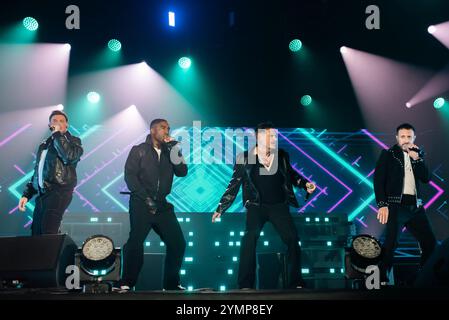 Napoli, Italia. 21 novembre 2024. Duncan James, Simon Webbe, Lee Ryan e Antony Costa of Blue si esibiscono al Palapartenope di Napoli, Italia, il 21 novembre 2024 (foto di Francesco Luciano/NurPhoto). Crediti: NurPhoto SRL/Alamy Live News Foto Stock