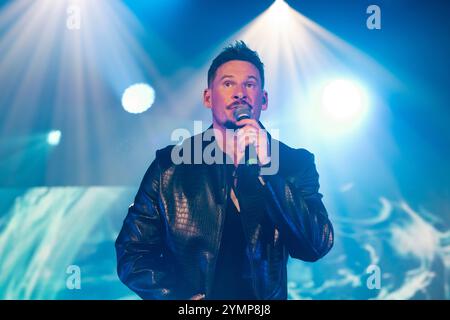 Napoli, Italia. 21 novembre 2024. Lee Ryan dei Blue si esibisce al Palapartenope di Napoli, Italia, il 21 novembre 2024 (foto di Francesco Luciano/NurPhoto). Crediti: NurPhoto SRL/Alamy Live News Foto Stock