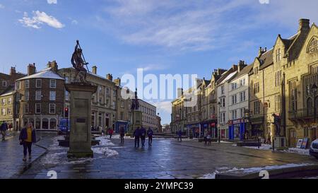 DURHAM, COUNTY DURHAM/UK, 19 GENNAIO: Veduta di Market Place Square a Durham, County Durham il 19 gennaio 2018. Persone non identificate Foto Stock