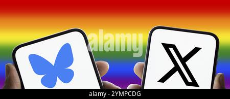 Sullo smartphone viene visualizzato il logo Bluesky e X (twitter). Foto Stock