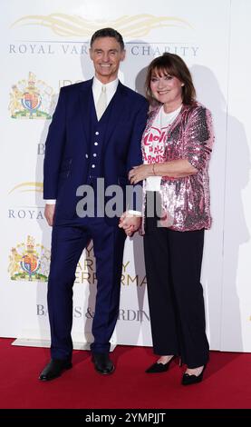 Marti Pellow e Lorraine kelly arrivano per il Royal Variety Performance alla Royal Albert Hall di Londra. Data foto: Venerdì 22 novembre 2024. Foto Stock