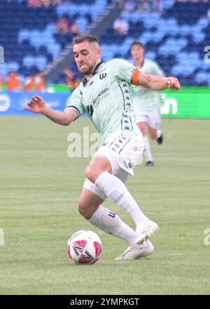 Paddington, Australia. 22 novembre 2024. Benjamin Garuccio del Western United FC visto in azione durante il quinto round della stagione 2024-25 di Isuzu UTE A-League tra Perth Glory FC e Western United FC tenutosi all'Allianz Stadium. Punteggio finale Perth Glory FC 1:3 Western United FC. Credito: SOPA Images Limited/Alamy Live News Foto Stock