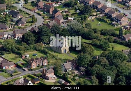 Vista aerea del villaggio di Cressage e della chiesa nello Shropshire Foto Stock