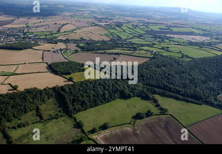 Vista aerea dei terreni agricoli da Wenlock Edge nello Shropshire, Inghilterra, Regno Unito Foto Stock