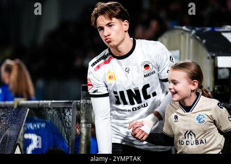 Den Bosch - Lennard Hartjes dell'Excelsior Rotterdam durante il sedicesimo round della Keuken Kampioen Divisie stagione 2024/2025. La partita è ambientata tra il Den Bosch e l'Excelsior Rotterdam allo Stadion De Vliert il 22 novembre 2024 a Den Bosch, nei Paesi Bassi. (VK Sportphoto/Yannick Verhoeven) credito: Yannick Verhoeven/Alamy Live News Foto Stock