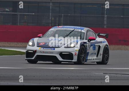 Samuel Harvey, Porsche 718 Cayman GT4 Clubsport, Xentek Motorsport, Porsche Sprint Challenge Gran Bretagna 2024, una singola serie di marchi con tutti i drive Foto Stock