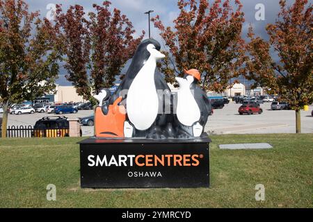 Insegna del centro commerciale Smart Centres su Laval Drive a Oshawa, Ontario, Canada Foto Stock