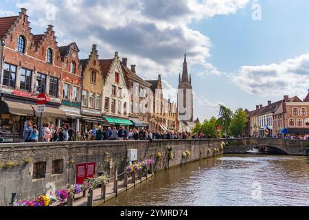 Rozenhoedkaai, Rosary Quay, la parte più famosa del canale di Bruges, Belgio Foto Stock
