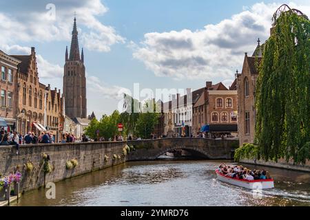 Rozenhoedkaai, Rosary Quay, la parte più famosa del canale di Bruges, Belgio Foto Stock