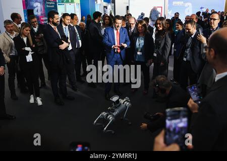 Torino, la 41a Assemblea annuale ANCI al Lingotto Fiere. Nella foto: Matteo Salvini visita uno stand Credit: Independent Photo Agency Srl/Alamy Live News Foto Stock