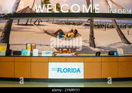 Banco informazioni del Florida Welcome Center e Juice bar vicino alla linea statale Florida/Georgia lungo la i-75. (USA) Foto Stock