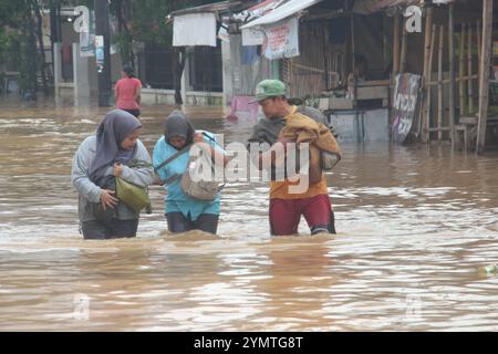 Inondazioni verificatesi a Dayeuhkolot, nella Reggenza di Bandung, Indonesia. Le inondazioni in quest'area si verificano spesso durante la stagione delle piogge. Foto Stock