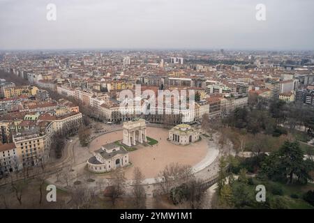 Vista aerea dalla Torre Branca della città di Milano 10.01.2024 Foto Stock