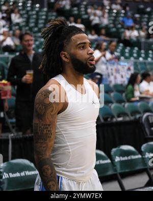 Honolulu, Hawaii, Stati Uniti. 22 novembre 2024. La guardia del North Carolina RJ Davis (4) si scalda prima della partita di basket NCAA del 2024 tra i North Carolina Tar Heels e la University of Hawaii Rainbow Warriors alla SimpliFi Arena allo Stan Sheriff Center di Honolulu, Hawaii. Glenn Yoza/CSM/Alamy Live News Foto Stock