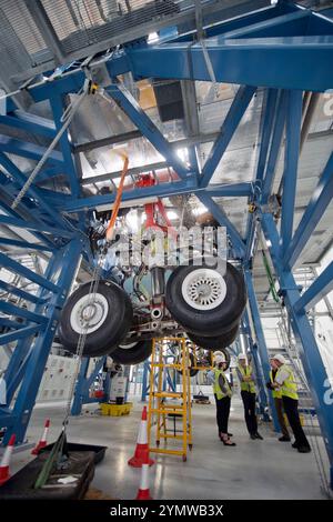 Il sito di Airbus a Filton, Bristol - assemblando l'aereo militare A400M e l'aereo civile A350 - l'impianto di prova integrato del carrello di atterraggio A350 Foto Stock