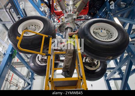 Il sito di Airbus a Filton, Bristol - assemblando l'aereo militare A400M e l'aereo civile A350 - l'impianto di prova integrato del carrello di atterraggio A350 Foto Stock