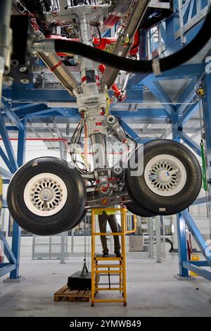 Il sito di Airbus a Filton, Bristol - assemblando l'aereo militare A400M e l'aereo civile A350 - l'impianto di prova integrato del carrello di atterraggio A350 Foto Stock