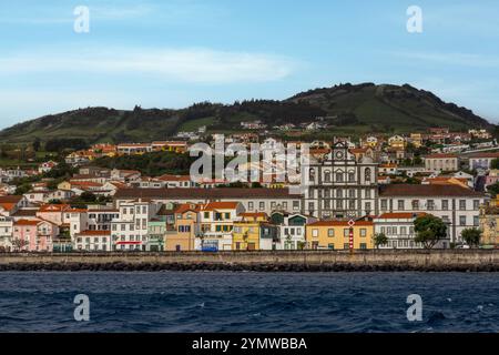 Conosciuta come Sea-City, Horta, Faial Island, Azzorre, ha una grande tradizione nautica. Foto Stock