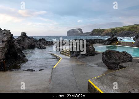 Piscine all'aperto a Castelo Branco, Isola di Faial, Azzorre, Portogallo. Foto Stock