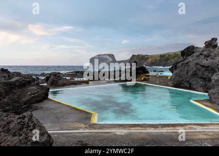 Piscine all'aperto a Castelo Branco, Isola di Faial, Azzorre, Portogallo. Foto Stock