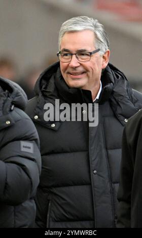 Stoccarda, Germania. 23 novembre 2024. vor Spielbeginn: Praesident Dietmar Allgaier VfB Stuttgart VfB Stuttgart vs VfL Bochum BOC 23.11.2024 LE NORMATIVE DFL VIETANO QUALSIASI USO DI FOTOGRAFIE COME SEQUENZE DI IMMAGINI E/O QUASI-VIDEO/dpa/Alamy Live News Foto Stock