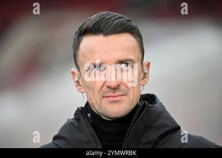 Stoccarda, Germania. 23 novembre 2024. vor Spielbeginn: Sportdirektor Christian Gentner VfB Stoccarda Ritratto VfB Stoccarda vs VfL Bochum BOC 23.11.2024 LE NORMATIVE DFL VIETANO QUALSIASI USO DI FOTOGRAFIE COME SEQUENZE DI IMMAGINI E/O QUASI-VIDEO/dpa/Alamy Live News Foto Stock