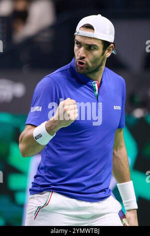 Malaga, Spagna. 23 novembre 2024. MALAGA, SPAGNA - 23 NOVEMBRE: Matteo Berrettini del Team Italia celebra un punto nella sua singola partita contro Thanasi Kokkinakis del Team Australia nella semifinale tra Italia e Australia durante le finali di Coppa Davis al Palacio de Deportes Jose Maria Martin Carpena il 23 novembre 2024 a Malaga, Spagna. (Foto di Francisco Macia/Photo Players Images/Magara Press) crediti: Magara Press SL/Alamy Live News Foto Stock