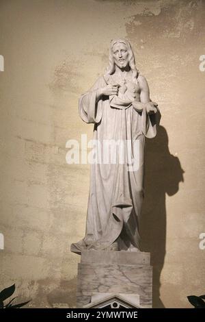 Nardò, Italia. Statua del Sacro cuore di Gesù all'interno della Basilica cattedrale di Santa Maria Assunta/Cattedrale di Nardò. Foto Stock