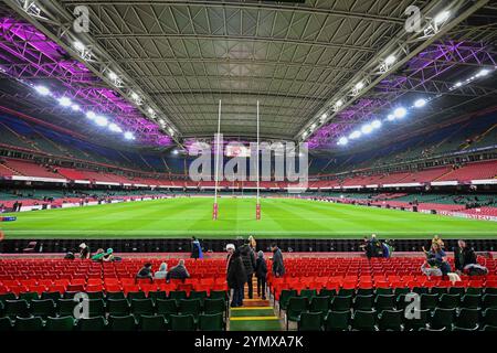 23 novembre 2024; Principality Stadium, Cardiff, Galles: Autunno Rugby International, Galles contro Sudafrica; Principality Stadium con il tetto chiuso prima del calcio d'inizio Foto Stock