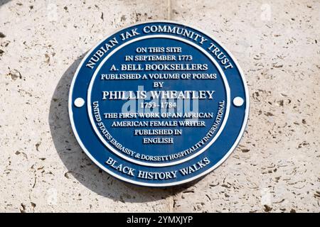 Phyllis Wheatley Blue plaque donna afroamericana scrittrice Poet 18th C Black History Walks Memorial ad Aldgate Londra Inghilterra UK2024. KATHY DEWITT Foto Stock