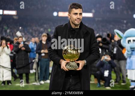 Rodri #16 del Manchester City F.C. durante la partita di Premier League tra Manchester City e Tottenham Hotspur all'Etihad Stadium di Manchester, sabato 23 novembre 2024. (Foto: Mike Morese | mi News) crediti: MI News & Sport /Alamy Live News Foto Stock