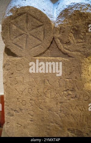 Stele funerarie in pietra calcarea, III secolo, - Piqué -, Castroverde de Cerrato, Spagna romana, Museo Valladolid, Comunità di Castiglia e León, Spagna Foto Stock