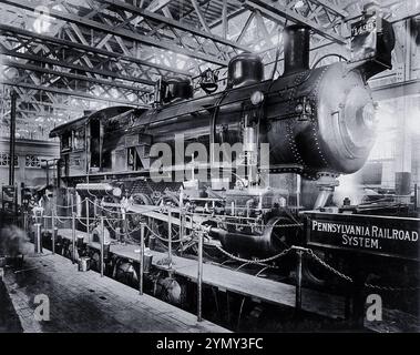 Fiera mondiale del 1904, St. Louis, Missouri: Un motore ferroviario della Pennsylvania Railroad System. Fotografia, 1904. Data: 1904 Foto Stock