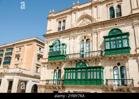 Valletta Malta, Royal Opera House Square, Pjazza Teatru Rjal, Republic Street, Palazzo Ferreria, esterno, stile vittoriano ornato, giardino coperto in legno Foto Stock
