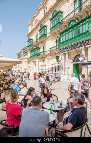Valletta Malta, Royal Opera House Square, Pjazza Teatru Rjal, Republic Street, Palazzo Ferreria, esterno, stile vittoriano ornato, giardino coperto in legno Foto Stock